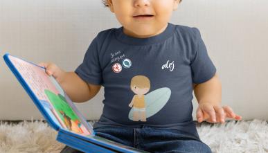 bebe-avec-des-allergies-alimentaires-portant-un-t-shirt-alrj-de-prevention.jpg